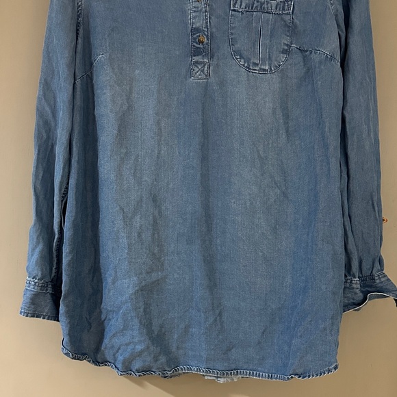 Liz Lange Maternity Chambray Shirt Denim Blue Long Sleeve Top - Picture 5 of 7